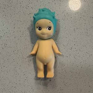 Adorable shell authentic Sonny angel